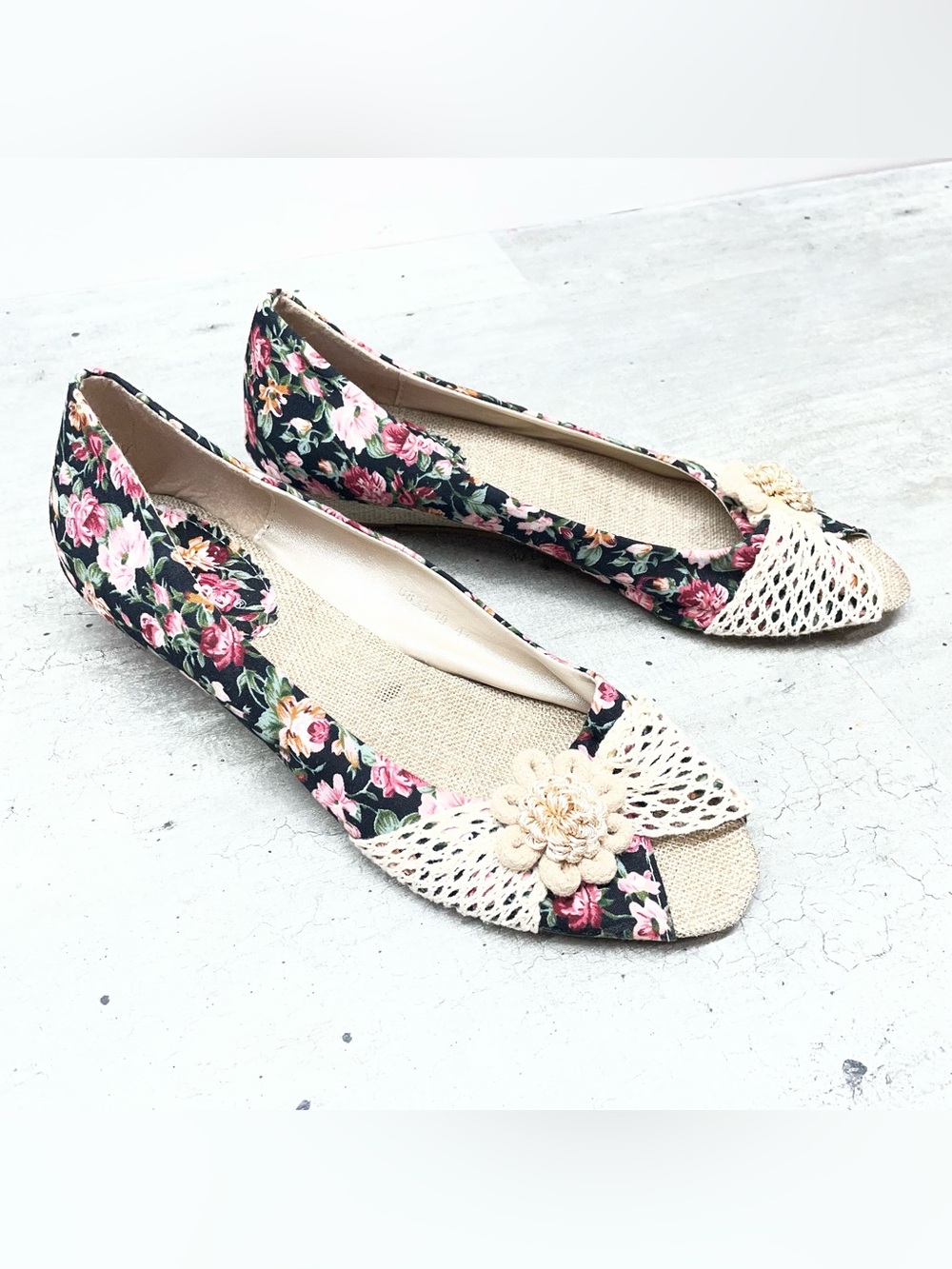 Shuzura Floral Wedge Pumps Womens Black Pink Excellent Crochet Peep Toe